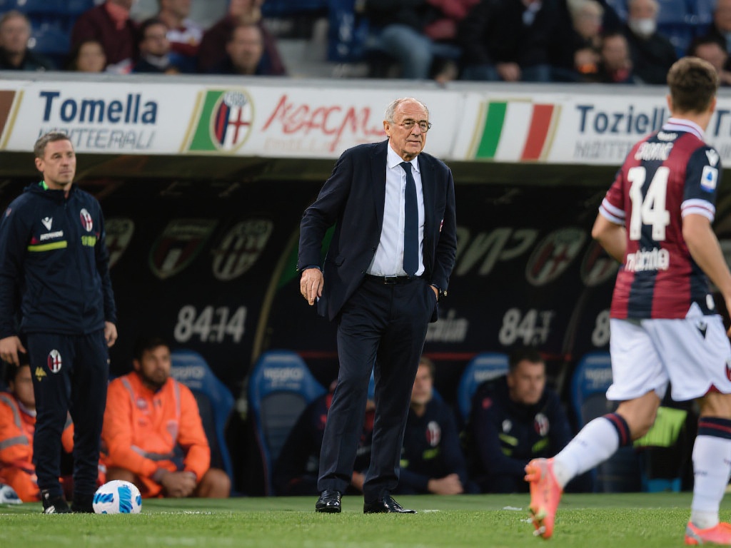 足球报：球迷激情对峙，球员全力以赴，＂四川德比＂超乎预期的火爆